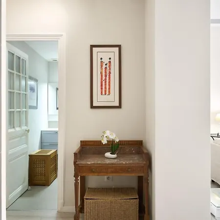 Apartment Sunlight - Gisele - Hyper Central, 1 Bedroom With Large Living